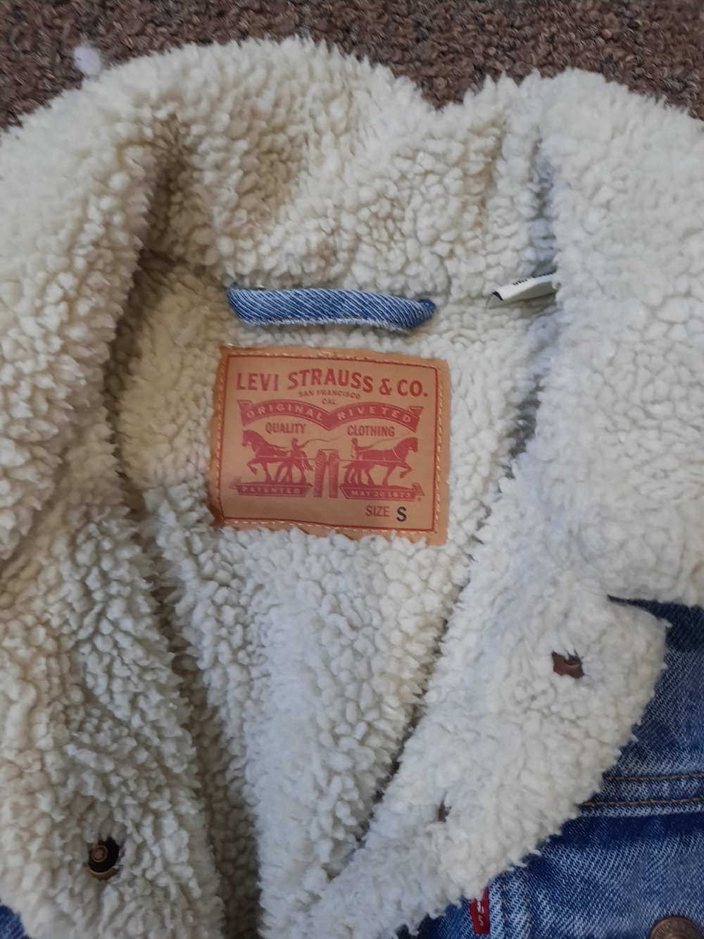 Levi's Light Blue Denim Sherpa Bomber Jacket with Cream Collar - Picture 6 of 7